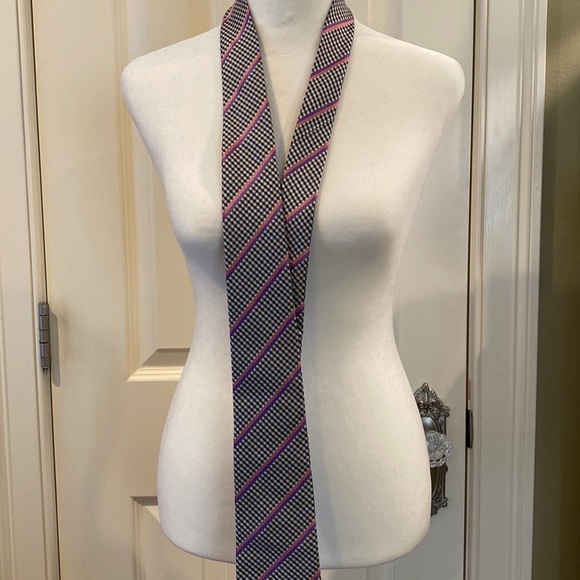 COPY - Chanel Silk Tie - Picture 2 of 16